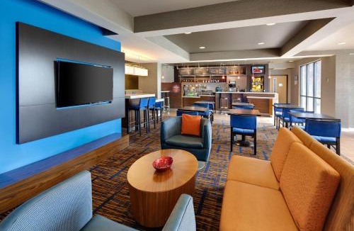 East Paris Hotel | Courtyard Grand Rapids Airport