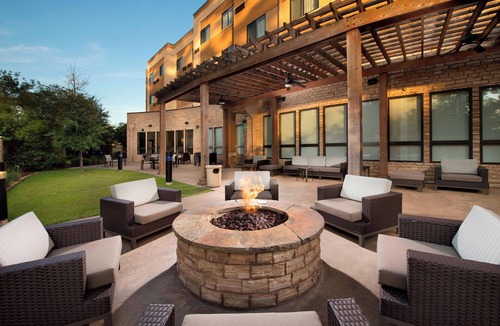 Lufkin Hotel | Courtyard Lufkin
