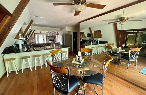 Afton House | Cove Castle at Monkey Island, Ok on Grand Lake 5 min to Shangri-La Golf Courses