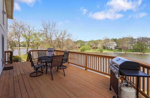 Waldron House | Coves Retreat: Close to MAJOR INTERNATIONAL SPORTING EVENT 2026 with lake and 5 king beds!