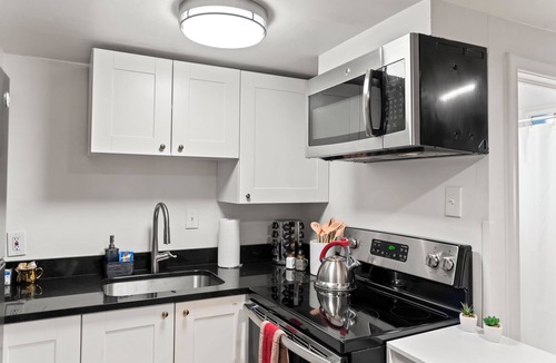 Downtown Salt Lake City Apartment | Cozy 1 Bed, 1 Bath - Near Downtown and U of U.