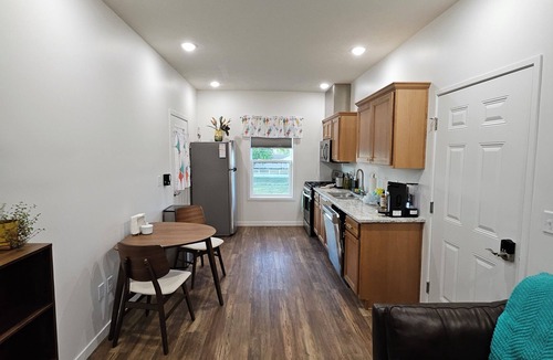 Grand Island Apartment | Cozy 1-bedroom apartment in Grand Island located on an urban farm.