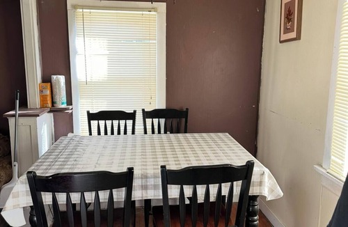Falls City Cottage | Cozy 1-bedroom cottage in soothing Falls City with AC