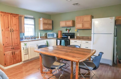 Park Hill Cabin | Cozy 1-bedroom Farm Stay in Tahlequah OK with photo opportunities available