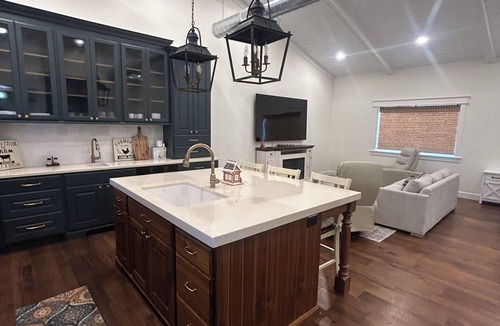 West Mountain House | Cozy 1-bedroom farmhouse in adorable Payson at the Blissful Ranch!