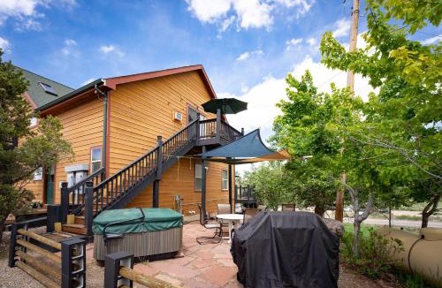 Fort Collins Apartment | Cozy 1BR Mountain View Studio with Fireplace &Deck