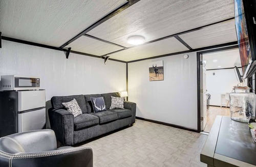Deer Trail House | Cozy 1BR Retreat, Sleeps 4, Near I-70 & DEN