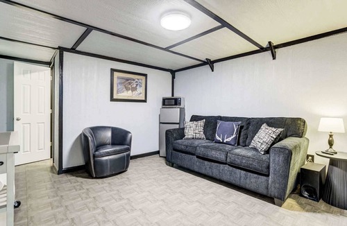 Deer Trail House | Cozy 1BR Retreat, Sleeps 4, Near I-70 & DEN