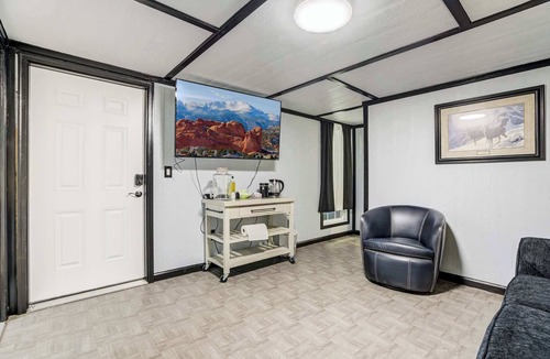 Deer Trail House | Cozy 1BR Retreat, Sleeps 4, Near I-70 & DEN