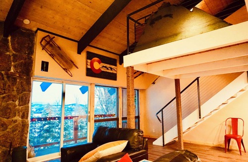 Steamboat Springs Condo | Cozy 2-bedroom condo in wonderful Steamboat Springs with WiFi.
