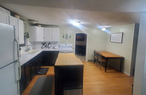 Alma House | Cozy 2-bedroom house in Alma with WiFi, AC close to Harlan Lake and hunting.