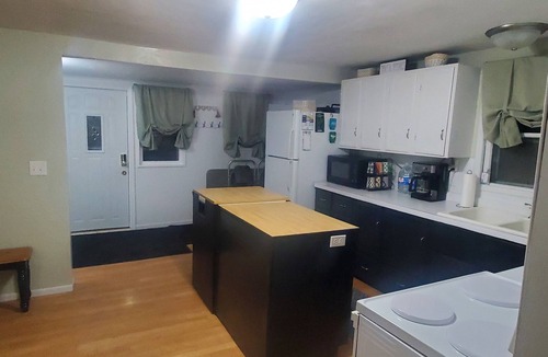 Alma House | Cozy 2-bedroom house in Alma with WiFi, AC close to Harlan Lake and hunting.