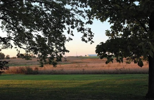New Century House | Cozy 2-bedroom house in tranquil Eudora Kansas. Close to FIFA World Cup venues!