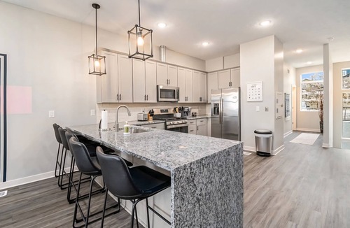 Dundee-Happy Hollow Historic District House | Cozy 2-bedroom townhome in charming Omaha
