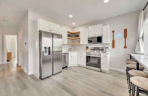 Spirit Lake House | Cozy 3 bedroom Cabin- Close to splash pad