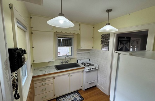 McCook House | Cozy 3-bedroom cottage with AC and WiFi in central McCook location