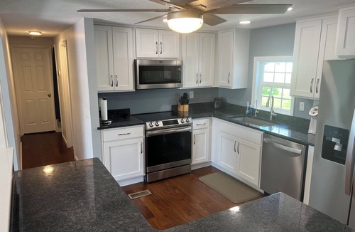 Elwood Cabin | Cozy 4-bedroom cabin on beautiful Johnson Lake perfect for relaxing stays
