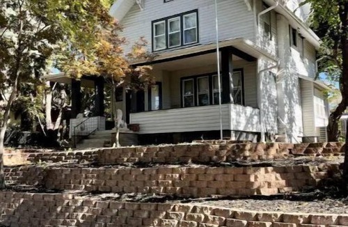 Midtown House | Cozy 4-bedroom home walking distance to Blackstone