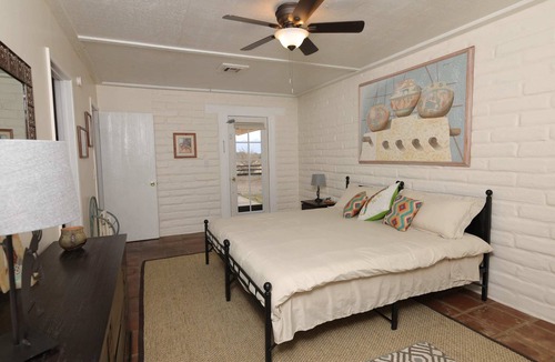 Pahrump House | Cozy Adobe Summary: O