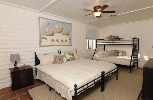 Pahrump House | Cozy Adobe Summary: O