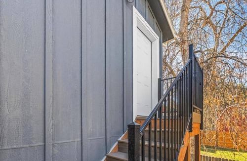 Sunset Apartment | Cozy and Comfortable Studio with Kitchenette and Work Space