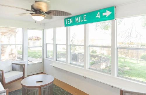 Macon House | Cozy and Roomy Getaway in Macon - Perfect for Groups