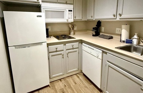 South Central Omaha Apartment | Cozy Apartment Near Aksarben Village Attractions
