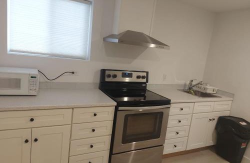 Southeast Calgary Apartment | Cozy Bachelor Suite