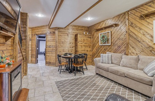 Wea Apartment | Cozy Basement Apartment on 5 Acres with Private Entrance