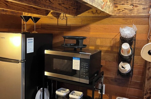 Loretto Apartment | Cozy Bourbon Trail Loft suite in Loretto