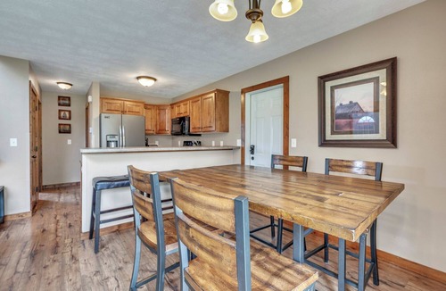Arnolds Park Cabin | Cozy Bridge Bay Cabin with Private Back yard
