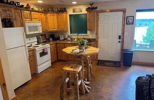 Afton Cabin | Cozy Cabin feel & picturesque views of Grand Lake!