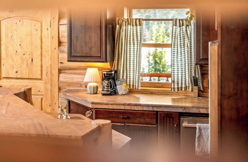 Valley of the Sun Cabin | Cozy Cabin Hot Tub Mtn Views Firepit Near Breck