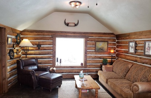 Crawford Cabin | Cozy Cabin on 80 Acres Near Needle Rock