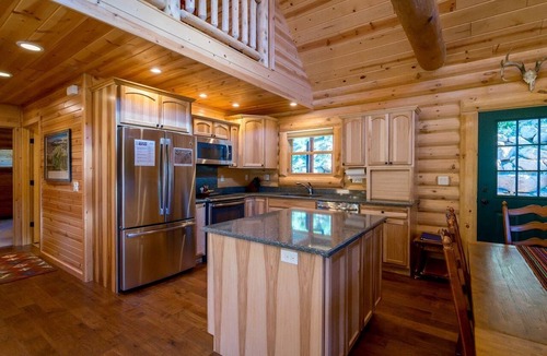 Windcliff Estates Cabin | Cozy Cabin with Pool Table and Stunning Panoramic Mountain Views in Estes Park, Colorado