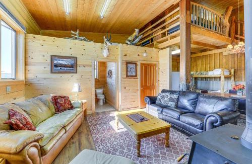 Cora House | Cozy Cora Studio Cabin w/Wind River Mtn Views