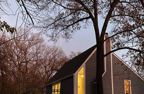Kansas City Cottage | Cozy Cottage House in Park-like Setting, Perfect location