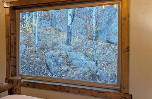 Florissant House | Cozy, country mountain getaway - Great for every season with hot tub!