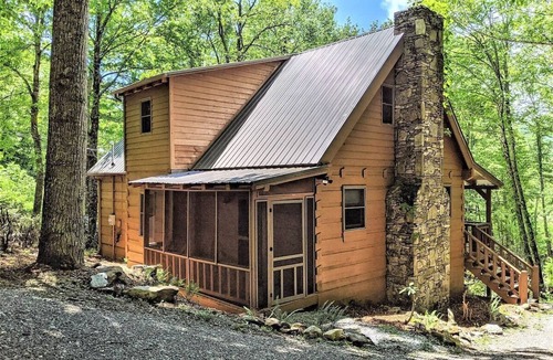 Asheville Cabin | Cozy Cove Cabin -Fire Pit - Porch Swing