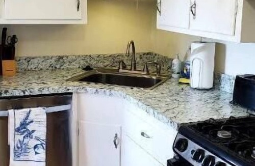 Dundee-Happy Hollow Historic District House | Cozy Dundee Apartment 2 bedrooms 1 bath