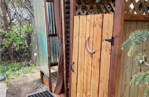 North Salt Lake House | Cozy Glamping Pod Outdoor Kitchen and Shower