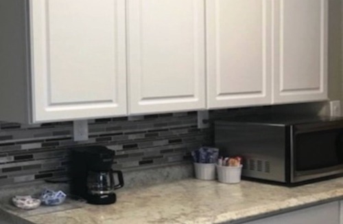 Urbandale House | Cozy Home is the Heart of Des Moines