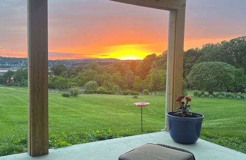 Beacon Apartment | Cozy Hudson River Retreat with Views from Your Bed