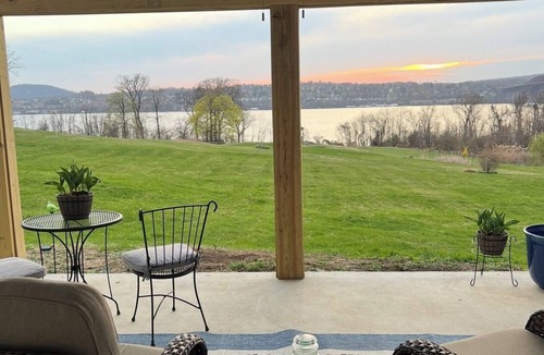 Beacon Apartment | Cozy Hudson River Retreat with Views from Your Bed