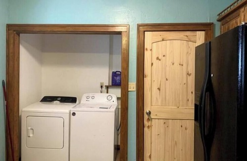 Cushing House | -Cozy in Cushing - 3BR/1Ba near hospital and tanks