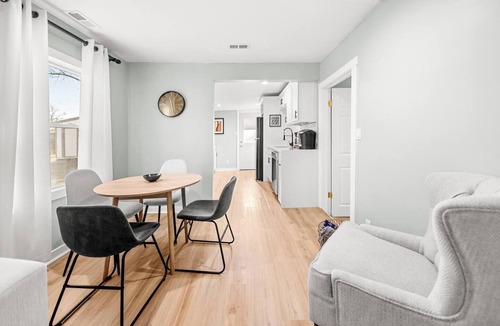 Rosedale House | Cozy Kansas City Getaway | Updated 2BR Bungalow