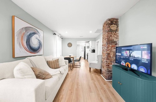 Rosedale House | Cozy Kansas City Getaway | Updated 2BR Bungalow