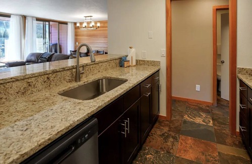 Lakeside Village Condo | Cozy Keystone Condo in the heart of it all