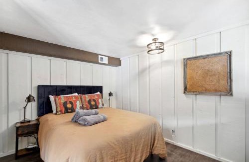 Allenspark House | Cozy Mountain Cabin with Fireplace & Hot Tub near Estes Park in Ferncliff, Colorado