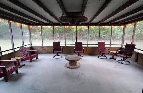 Hutchinson Cabin | Cozy One-Bedroom Cabin on Peaceful 38 Acres